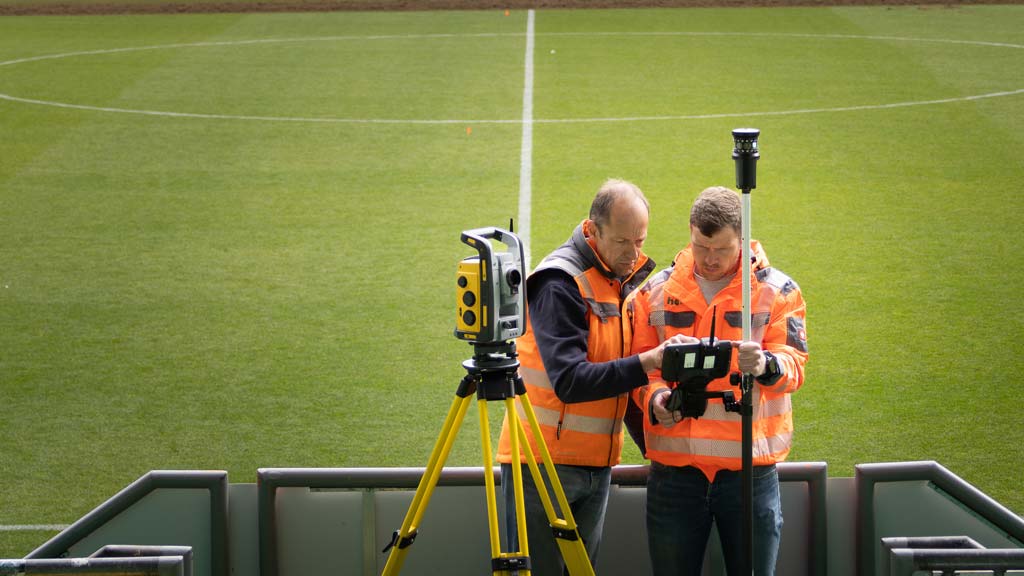 Sitech Deutschland- News - Rasenspezialist - Totalstation